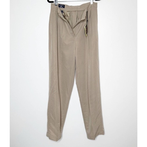 NWT Cutter & Buck Golf Slacks Womens Twill Microfiber Dress Pants Tan Size 10/40 - Picture 2 of 5